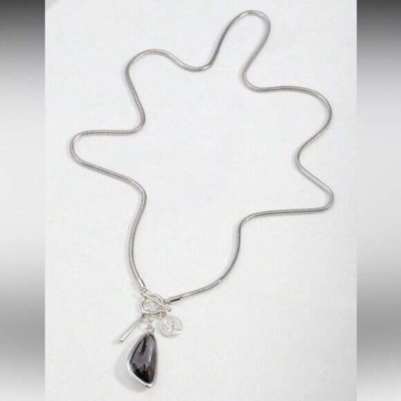 Elegant Silver Pendant Necklace A1438 - Picture 3 of 6